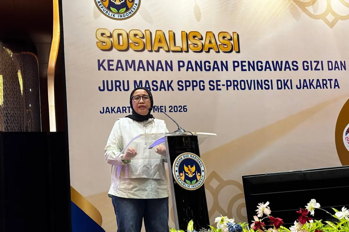 Wakil Kepala BGN bidang Komunikasi Publik dan Investigasi Nanik Sudaryati Deyang dalam acara Sosialisasi Keamanan Pangan untuk Pengawas Gizi dan Jurutama Masak SPPG se Provinsi DKI Jakarta.