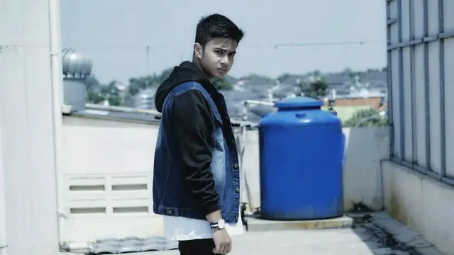 Transformasi Umay Shahab dari Penyanyi Cilik Hingga Sutradara Film