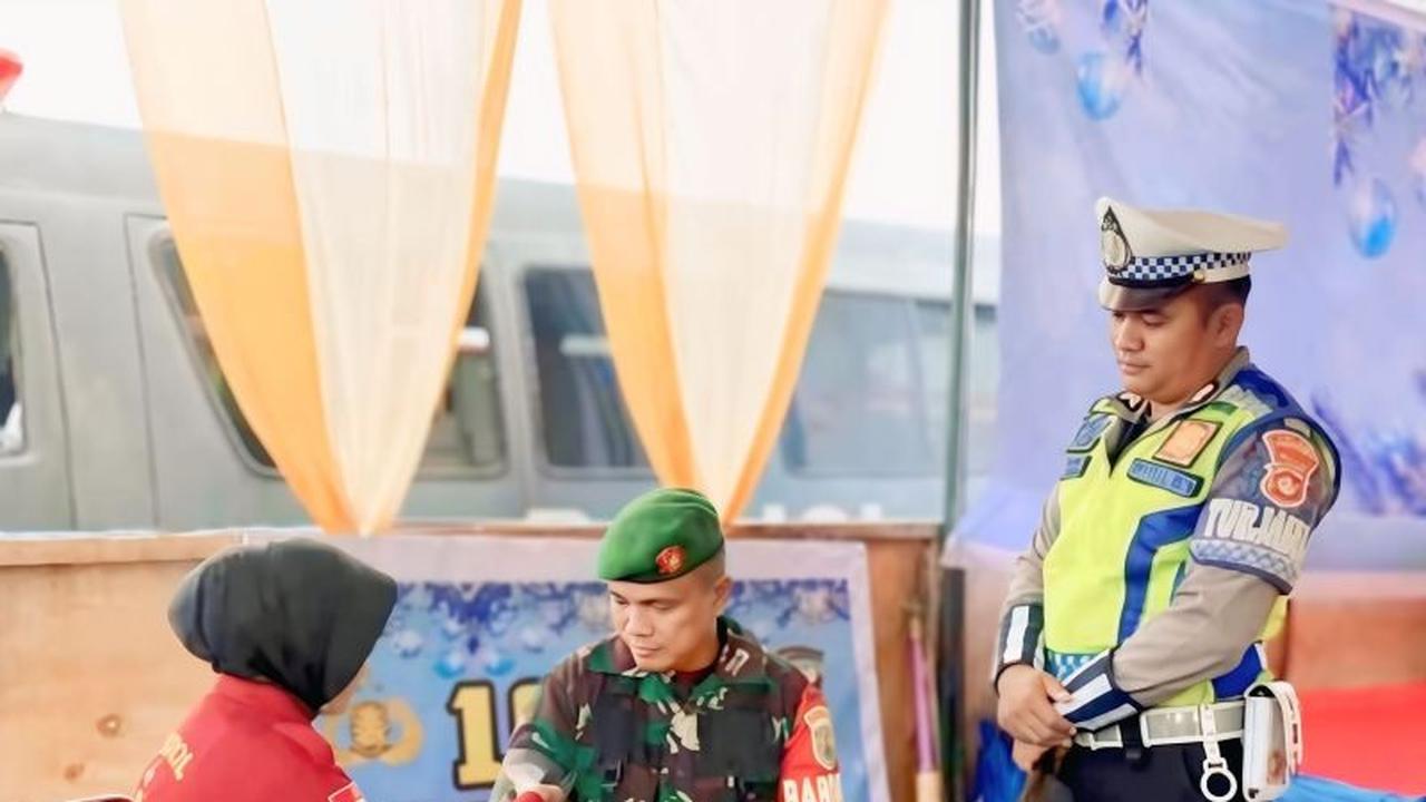 Jaga Kebugaran Petugas, Si Dokkes Polres OKU Lakukan Pemeriksaan Kesehatan Personel Polri di Pos Pengamanan Natal dan Tahun Baru