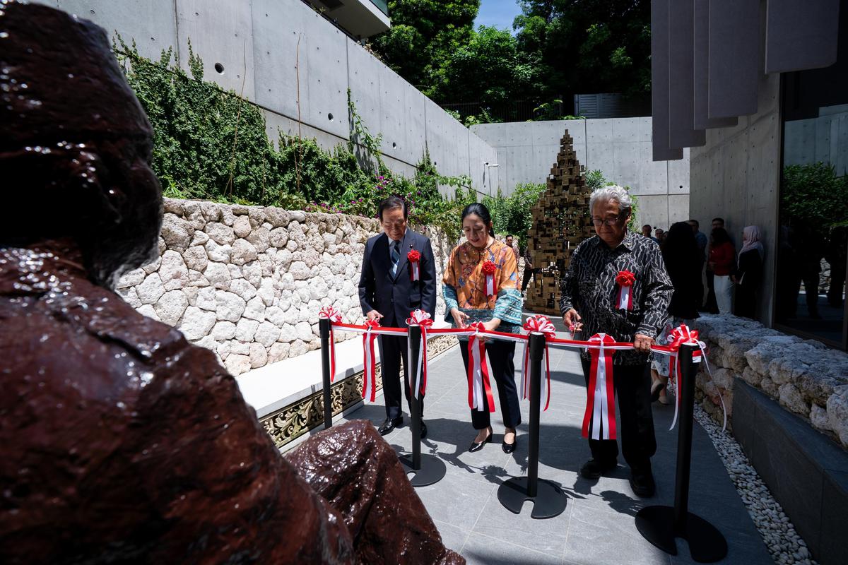 Puan Resmikan Patung Bung Karno di Tokyo