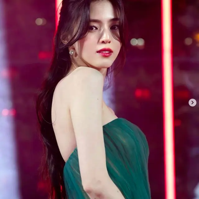 7 Potret Han So Hee yang dikabarkan akan bintangi MV Jungkook BTS