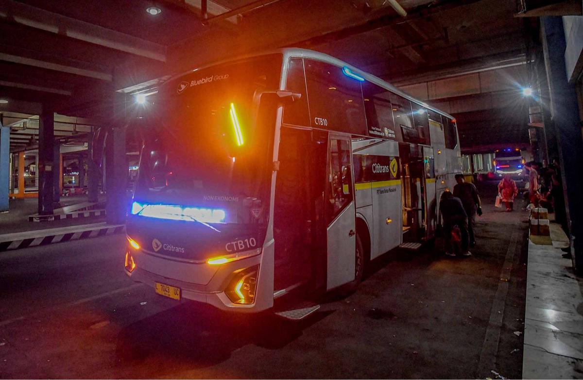 FOTO: Merasakan Sensasi Kenyamanan Bus AKAP Premium Jakarta-Madiun