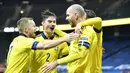 Bek Swedia, Marcus Denielson (kanan), merayakan gol kedua Swedia yang dicetaknya ke gawang Kroasia dalam laga UEFA Nations League Grup 3 di Friends Arena, Solna, Swedia, Minggu (15/11/2020) dini hari WIB. Swedia menekuk Kroasia 2-1. (AFP/Henrik Montgomery/TT News Agency)