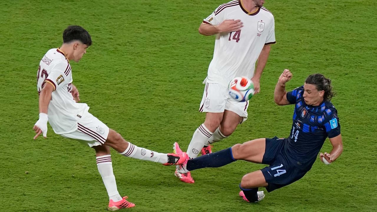 FOTO: Spanyol Lolos Juara Grup Usai Singkirkan Uruguay