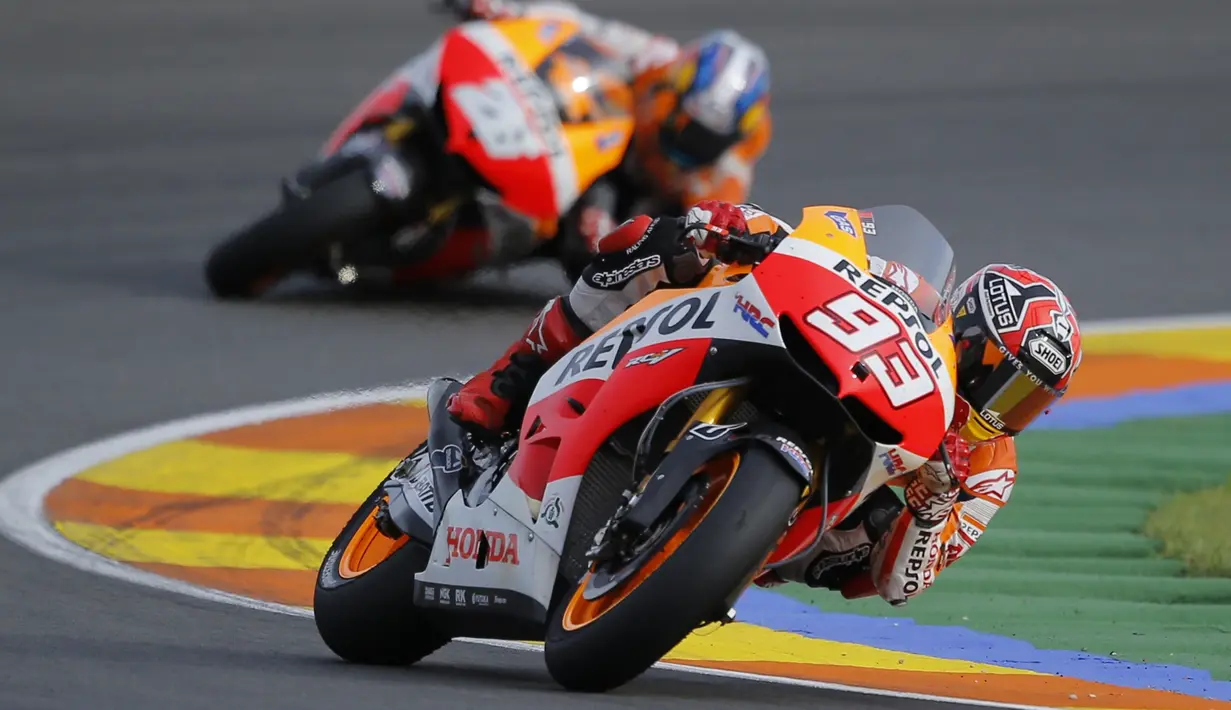 Marc Marquez membela tim Repsol Honda saat naik ke kelas ke MotoGP musim 2013. Pada musim perdananya ini, Marquez langsung merengkuh gelar juara dunia MotoGP. (AFP/Jose Jordan)