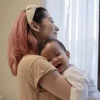 Ardina Rasti bersama anak bungsunya (Instagram/ardinarasti6)