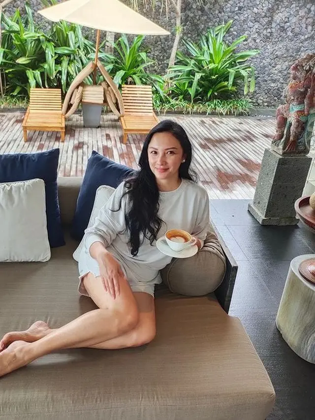 6 Potret Tata Cahyani Mantan Istri Tommy Soeharto, Tinggal di Bali dan Awet Muda