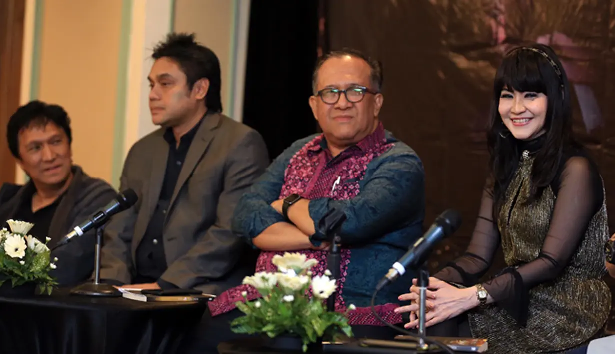 Konser dan peluncuran buku barunya nanti Ita mendapat dukungan penuh dari sang suami, Dwiki Dharmawan. Menurutnya, dalam buku itu terdapat banyak kisah kehidupan Ita yang dapat menginspirasi banyak orang. (Deki Prayoga/Bintang.com)