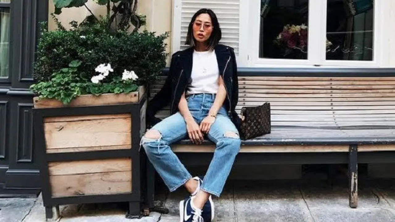 Padu Padan Celana Jeans Robek ala Fashion Blogger