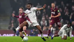 Pada laga tersebut tuan rumah tampil menguasai pertandingan. Hal itu terlihat dari statistik bahwa penguasaan bola Fulham 60% dibanding 40%. (AP Photo/PA/John Walton)
