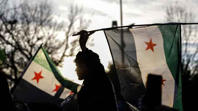 Rayakan Tumbangnya Rezim Bashar al-Assad, Warga Suriah di Berbagai Negara Turun ke Jalan