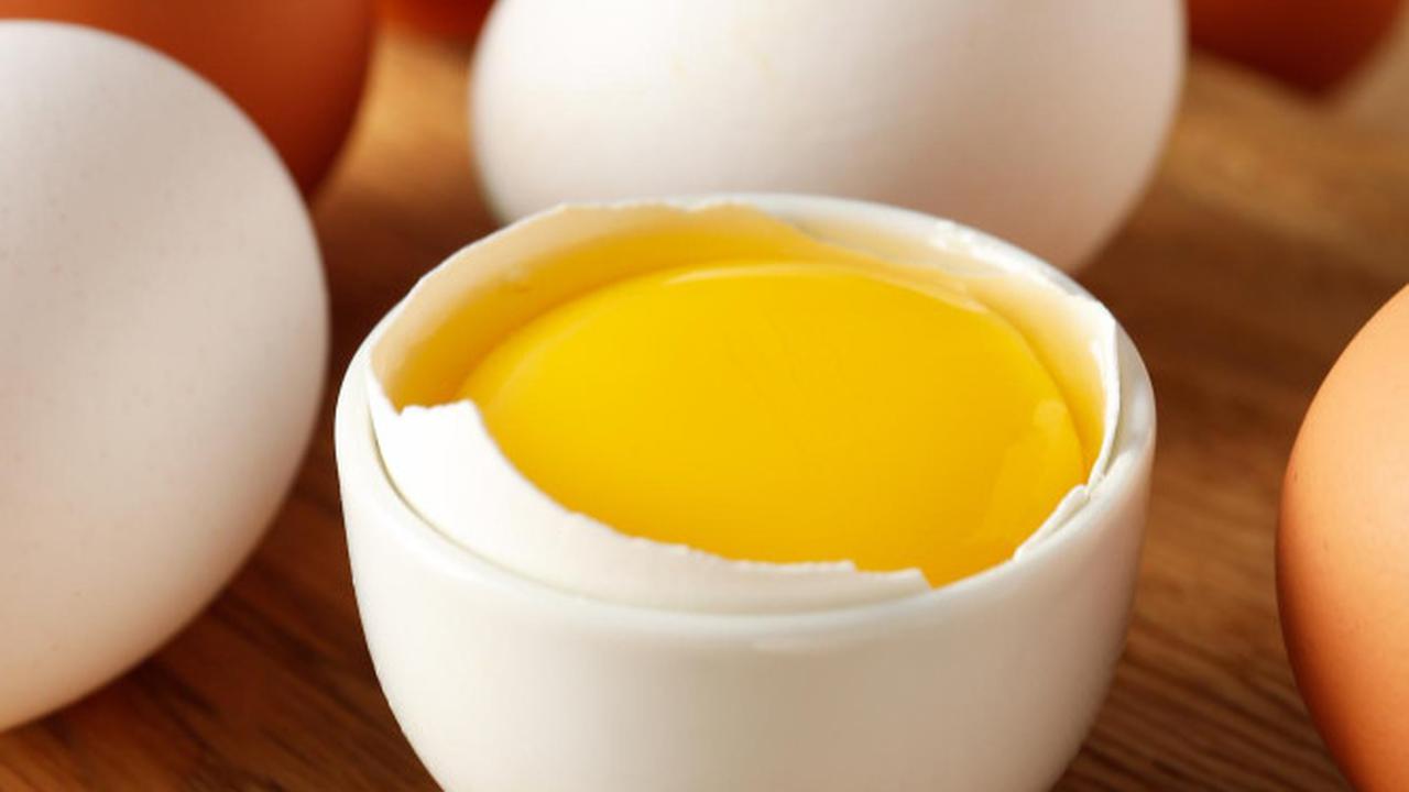 Kuning Telur untuk Menebalkan Alis