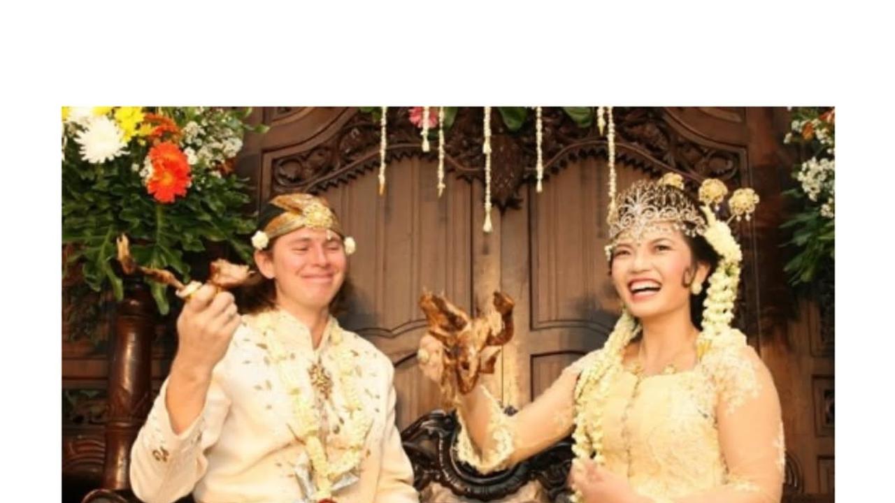 Potret Lawas Pernikahan Wamen Stella dengan Suami Bule 16 Tahun Lalu