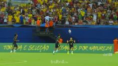 Berikut aksi menawan Neymar dan Gabriel Jesus jugling bola keliling lapangan pada sesi latihan Brasil. This video presented by Ballball.