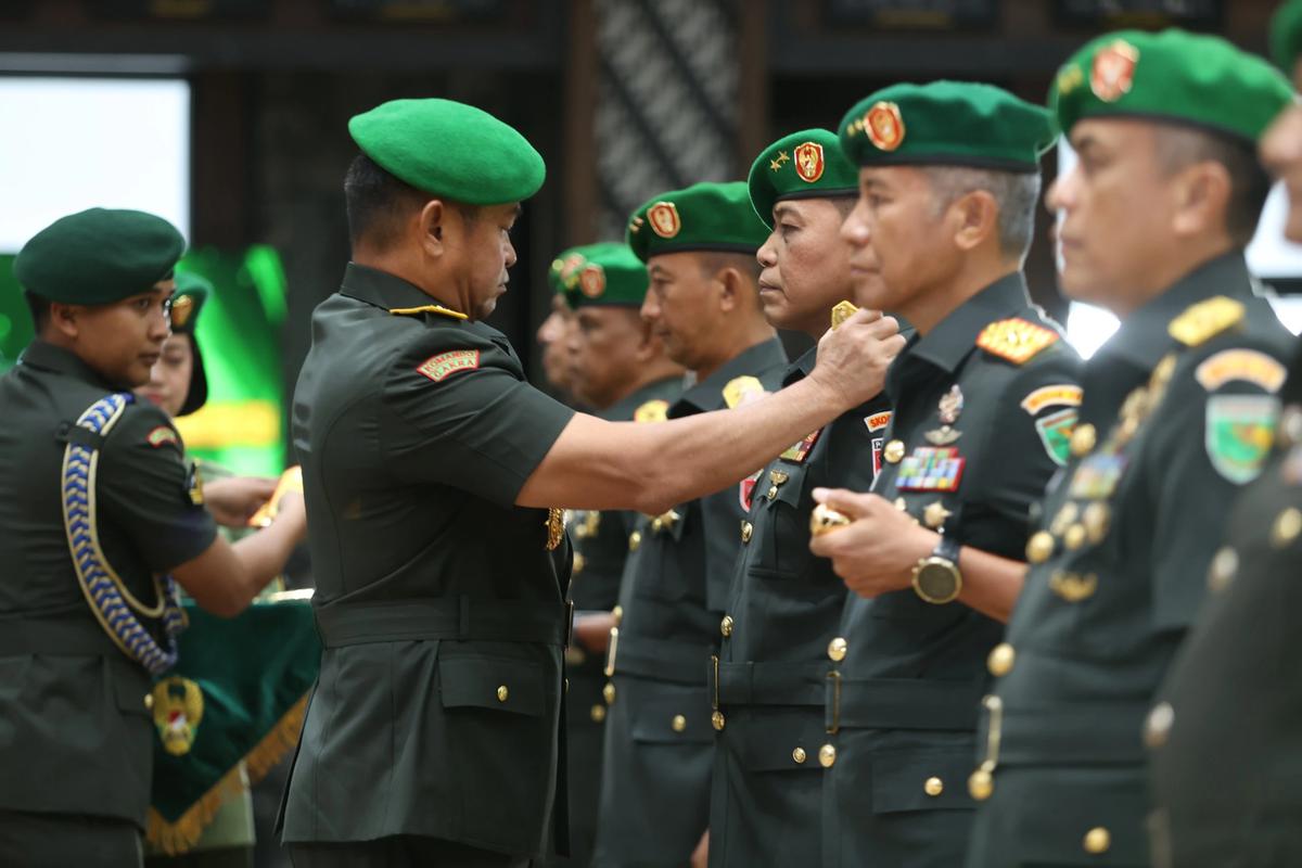FOTO: TNI AD Rotasi Pangdam di Wilayah Strategis Termasuk Papua