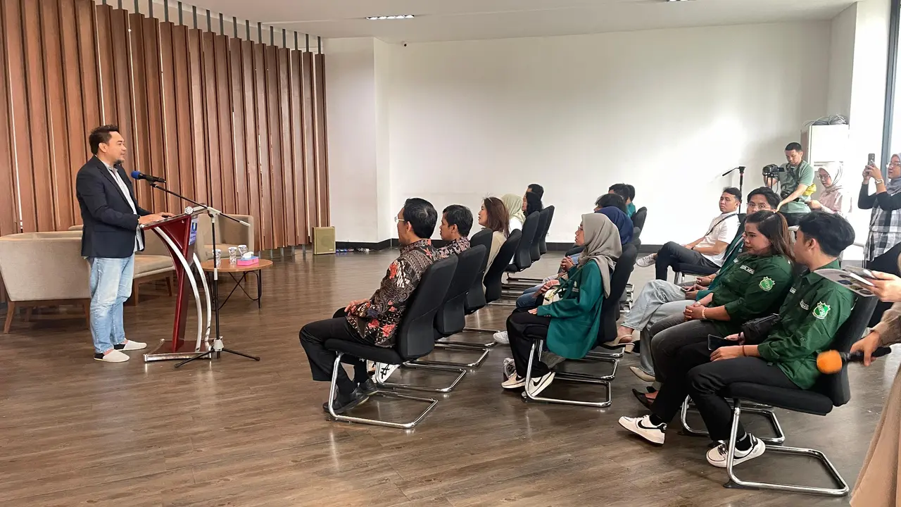 Bedah buku dalam serial Inspirasi Perbanas Emas.