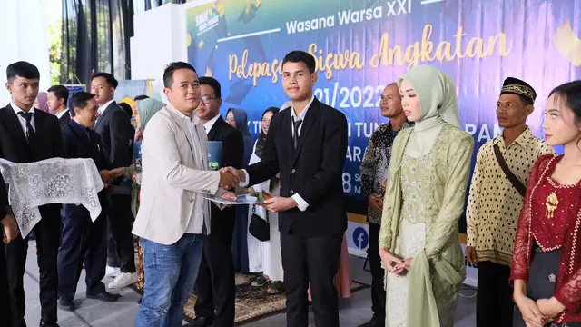 Siswa terbaik dari seluruh SMP Eka Tjipta di Kalimantan dan Sumatera yang pada tahun 2021 lalu berhasil lolos seleksi program beasiswa prestasi jenjang SMK yang disediakan Eka Tjipta Foundation (ETF). (Dok Sinar Mas)
