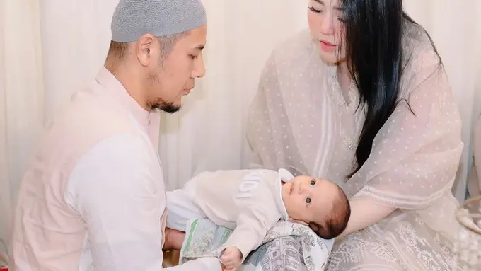 Via Vallen saat Akikah Putra Pertamanya