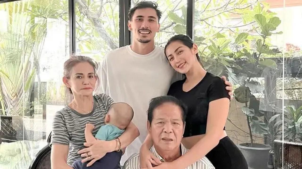 Ayah Jessica Iskandar Meninggal Dunia, Ini 6 Potret Kenangannya Bersama Keluarga