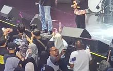 Tampil di Konser Nicky Astria dan Atiek CB, Ikang Fawzi Nyanyikan Lagu Spesial untuk Mendiang Marissa Haque