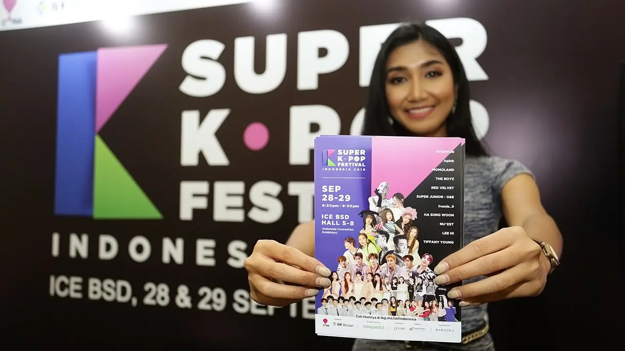 Antrean Super K-Pop Festival Indonesia 2019 (SKF 2019) (Bambang E Ros)