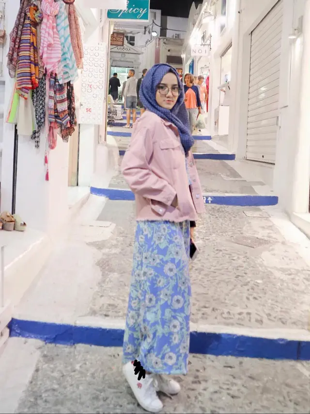 6 Ide Mix and Match Baju Pink Hijab ala Wirda Mansur, Gaya Stylish Jadi Panutan Remaja