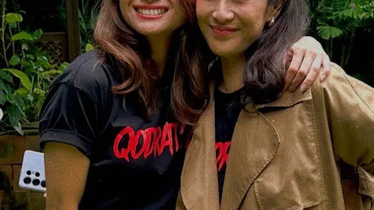 6 Potret Acha Septriasa Bareng Dian Sastro di Qodrat 2, Idola Sejak SMP Kini Satu Project