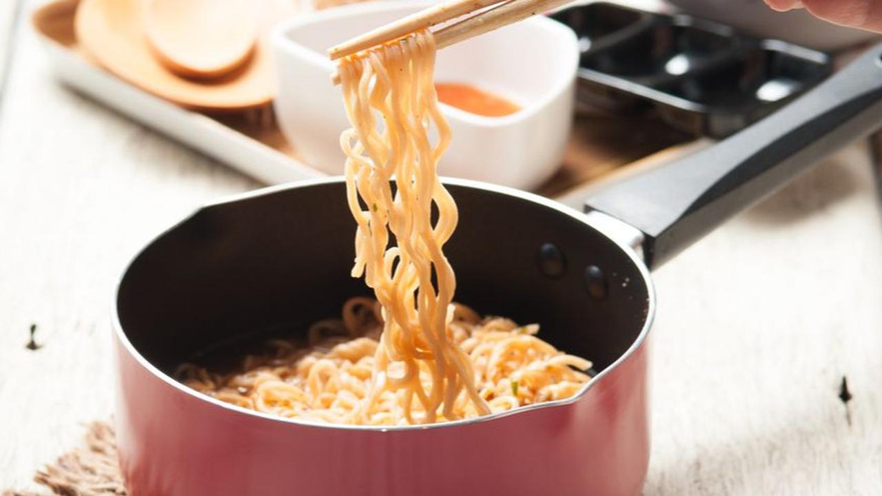 Penderita Asam Lambung Apakah Bisa Makan Mi Instan? Ketahui Penjelasannya