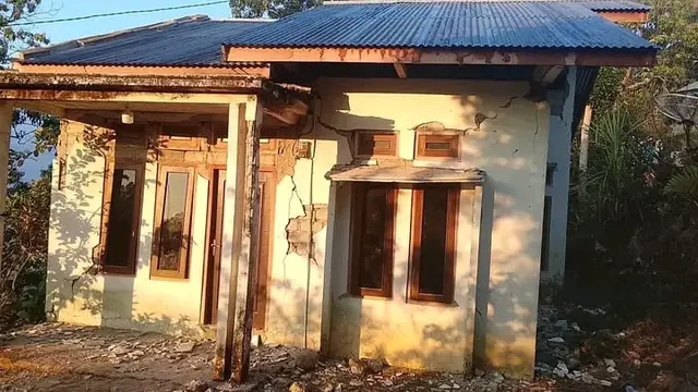 Kerusakan di Manggarai dan Sikka akibat gempa M7,0 Guncang NTT