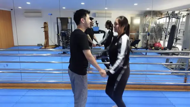 Punya Tempat Gym, Ini 7 Momen Seru Sisca Kohl dan Jess No Limit Olahraga Bareng