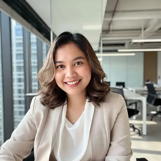 Gaya Rambut Pendek untuk Wanita Karier Usia Matang
