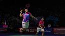 Apriyani Rahayu/Siti Fadia Silva Ramadhanti yang makin kompak sejak dipasangkan pada ajang SEA Games Vietnam lalu mampu mengalahkan Mayu Matsumoto/Wakana Nagahara sebagai nggulan ke-5 turnamen dengan rubber game 21-7, 17-21 dan 21-17. Di babak 16 besar, Apriyani/Siti Fadia akan menantang wakil Cina, Zhang Shu Xian/Zheng Yu. (Bola.com/Bagaskara Lazuardi)
