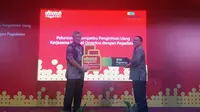 [Kiri-kanan] Dirut Pegadaian Riswinandi bersama Presdir dan CEO Indosat Ooredoo Alexander Rusli saat peluncuran Dompetku Pengiriman Uang di Jakarta, Rabu (12/10/2016). Liputan6.com/Agustin Setyo Wardani