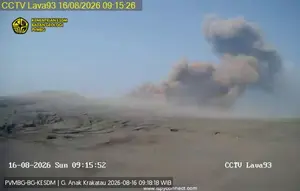 Anak Krakatau Erupsi Minggu Pagi, Alami 3 Kali Gempa Hembusan