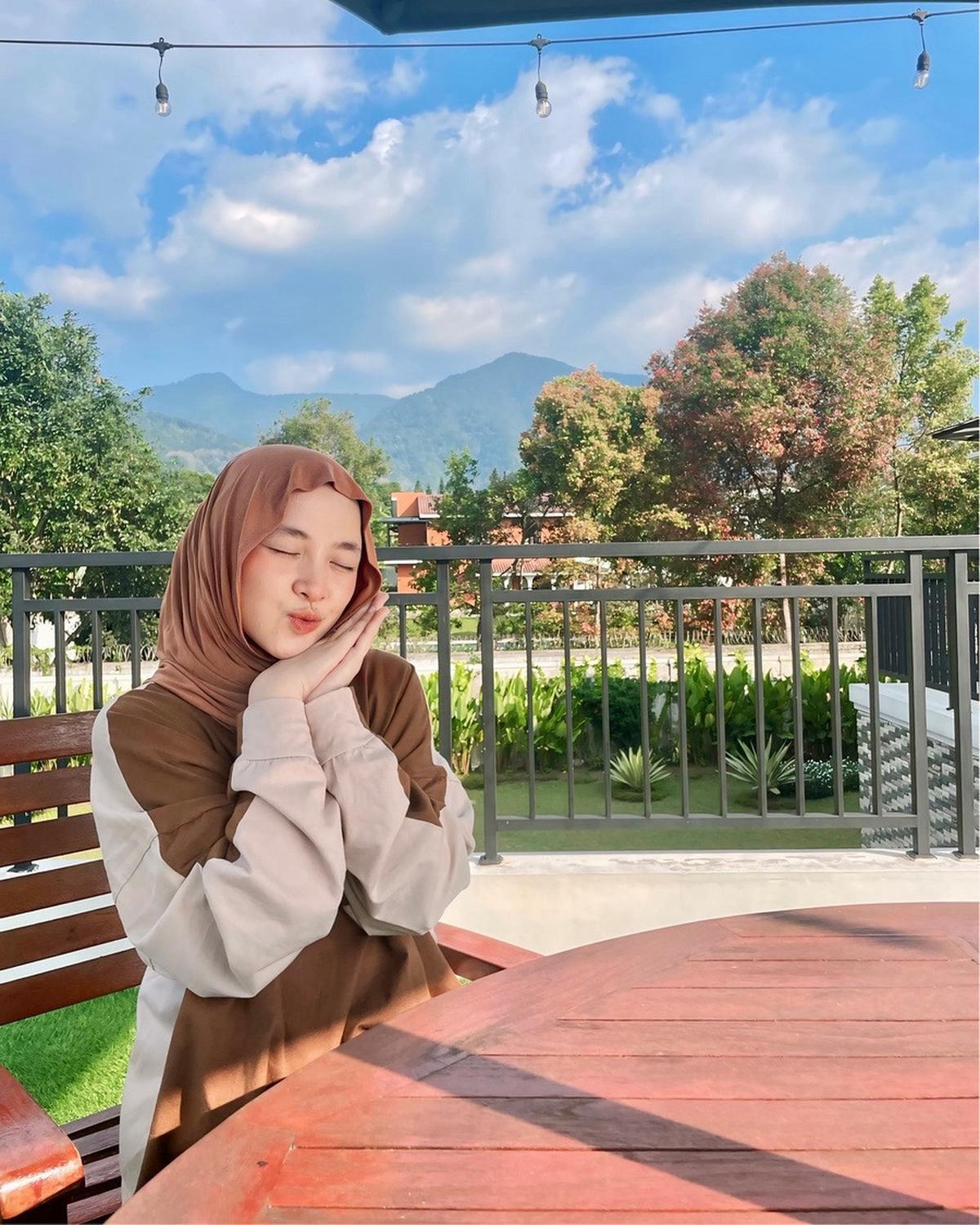 Sudah Menikah dengan Ayus Sejak Juli, Potret Nissa Sabyan yang Kini Makin Cantik dan Selalu Terlihat Bahagia