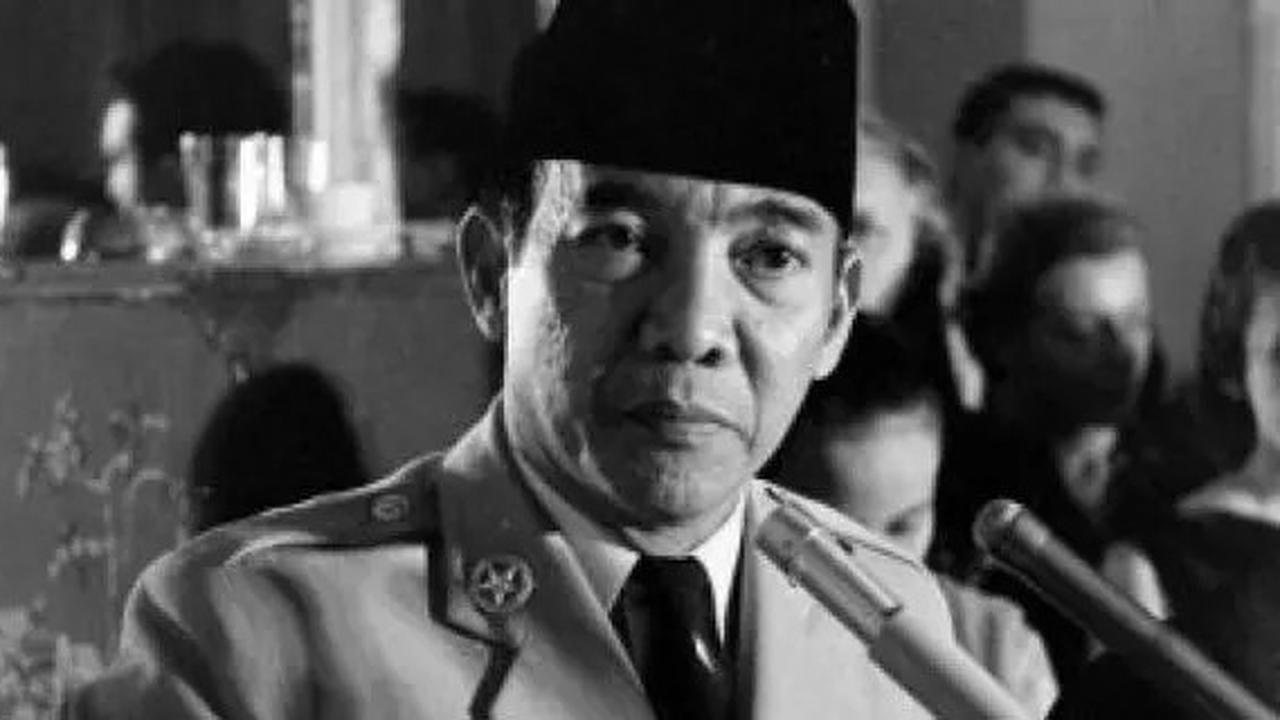 Rekaman Video Presiden Soekarno Diwawancara Wartawan Asing, Blak-blakan Akui Bisa 7 Bahasa