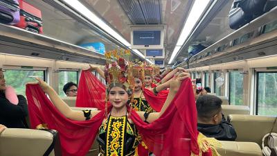 Gandrung On Train Semarakkan Rute Kalibaru–Ketapang