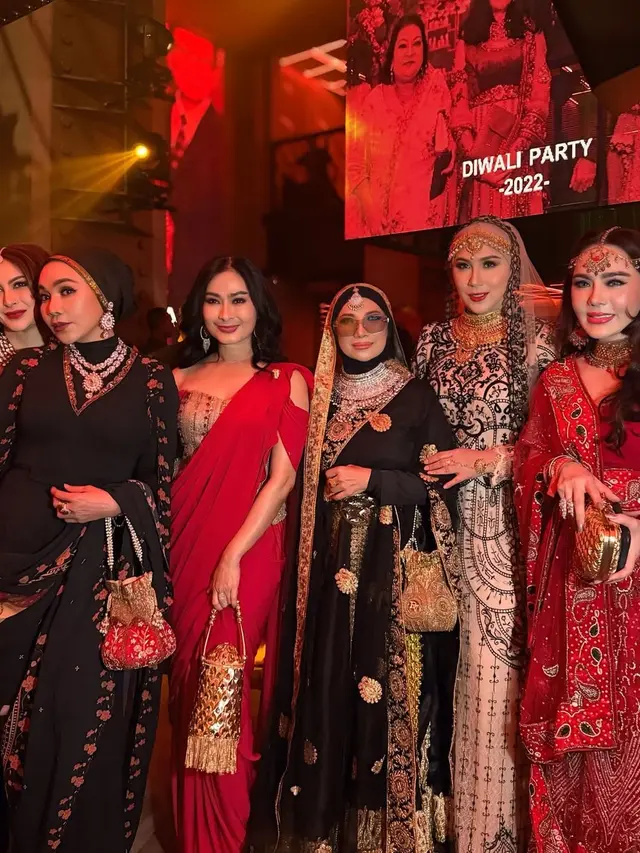Deretan Artis Lawas yang Tampil Glamor dengan Lehenga di Diwali Night, dari Marini Zumarnis hingga Diana Pungky