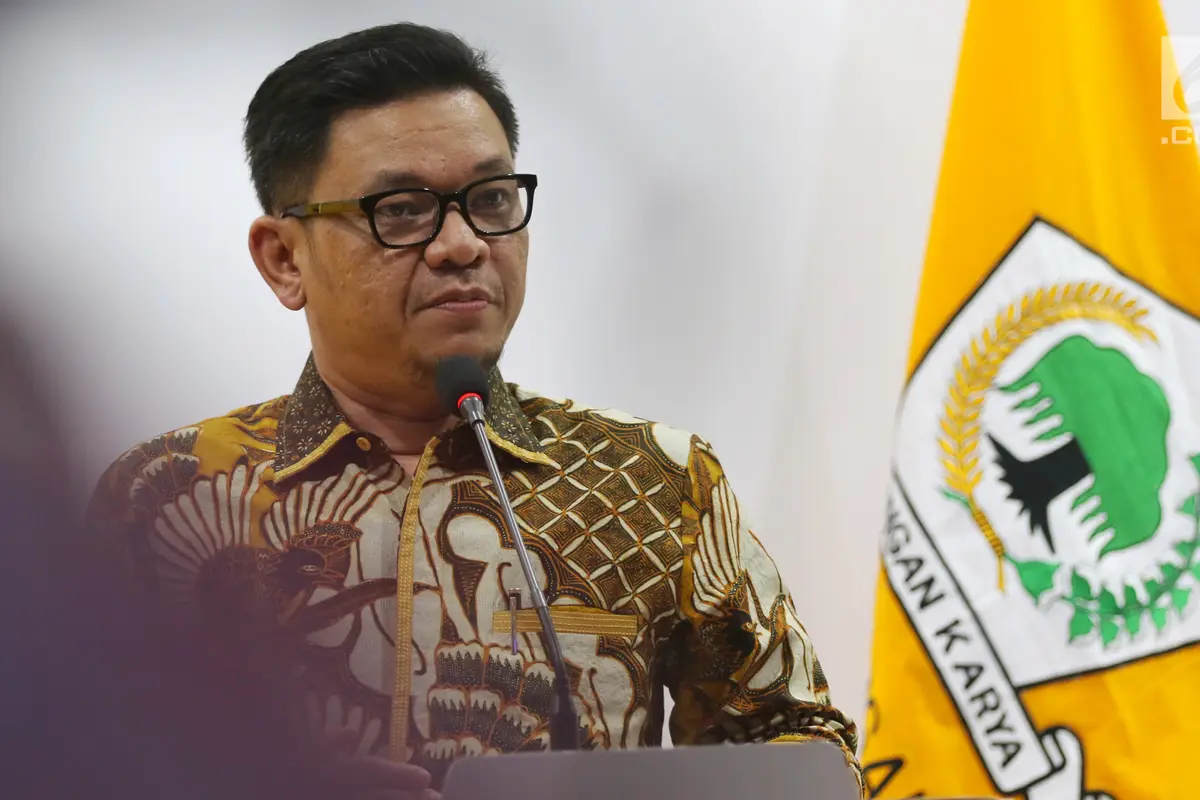 Partai Golkar Berhentikan Erwin Aksa