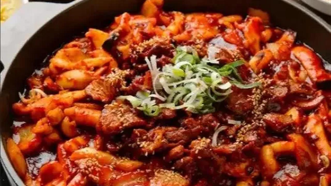 5. Resep Makanan Korea: Ojingeo Bokkeum