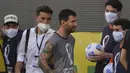 Kapten Argentina Lionel Messi amat geram atas kejadian ini. Ia mempertanyakan Anvisa mengapa tidak bertindak lebih awal saat mereka tiba di Brasil 3 hari sebelumnya. (Foto: AFP/Nelson Almeida)