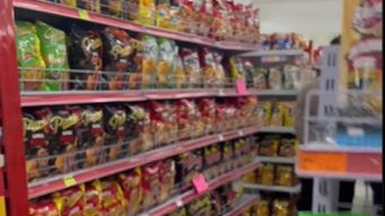 Koperasi Akpol memang tampak seperti mini market dengan berbagai barang kebutuhan rumah yang dijual.