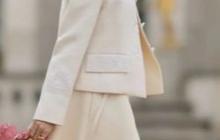 Dokter Cantik Non Muslim ini Gemar Pakai Jilbab, ini Potretnya Bak Wanita Muslimah