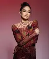Sosok Shania Binti Mahir Hamdun mencuri atensi usai diketahui sempat menjadi saingan Erina Gudono saat merebutkan mahkota Puteri Indonesia DIY 2021-2022. [@shaniabmh].
