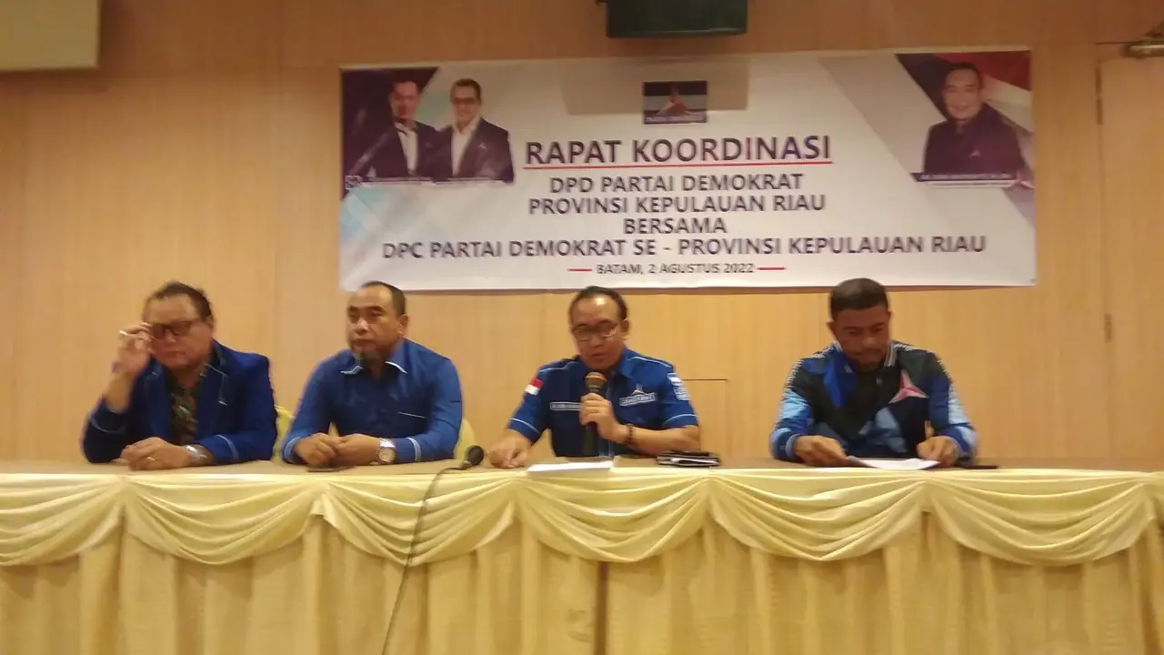 DPP Partai Demokrat menunjuk Plt Ketua DPD Kepri sebelum terpilih Ketua DPD Partai Demokrat definitif. (Foto: Liputan6.com/Ajang Nurdin)