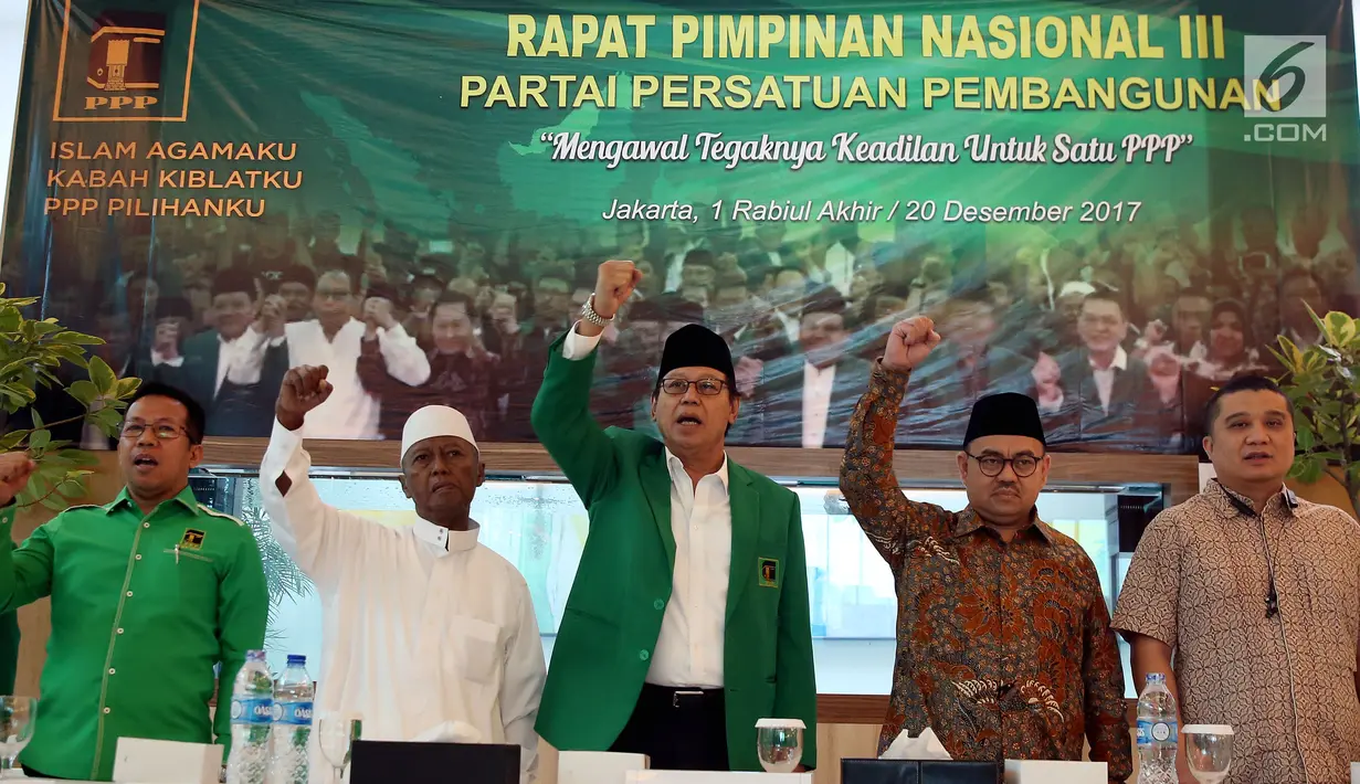 Ketum PPP Muktamar Jakarta Djan Faridz dan bakal Cagub Jawa Tengah dari Partai Gerindra, Sudirman Said saat Rapimnas PPP di Jakarta, Rabu (20/12). PPP kubu Djan Faridz resmi mendukung Sudirman Said di Pilgub Jateng 2018. (Liputan6.com/JohanTallo)
