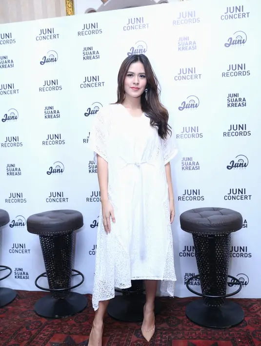 "Akhirnya video call kangen-kangenan kemudian aku pulang dan di tengah jalan kok merasa sedih ya," cerita pelantun Kali Kedua tersebut." lanjutnya. (Nurwahyunan/Bintang.com)