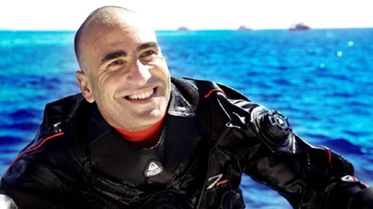 Pria Ini Pecahkan Rekor Menyelam Paling Dalam