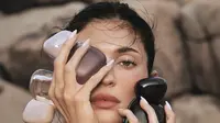 Koleksi Parfum Baru Kylie Jenner Resmi Meluncur, Hadirkan Tiga Aroma yang Ikuti Mood