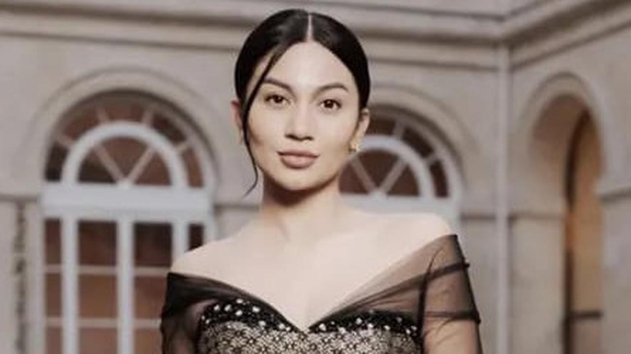 8 Pesona Ariel Tatum Tampil dengan Busana Etnik Modern, Aura Menawan Jadi Idaman